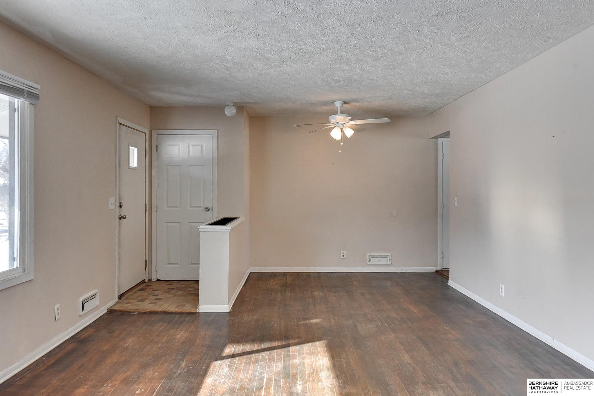 Omaha, Nebraska 68114, United States, 3 Bedrooms Bedrooms, ,1 BathroomBathrooms,Residential,Pending,4365