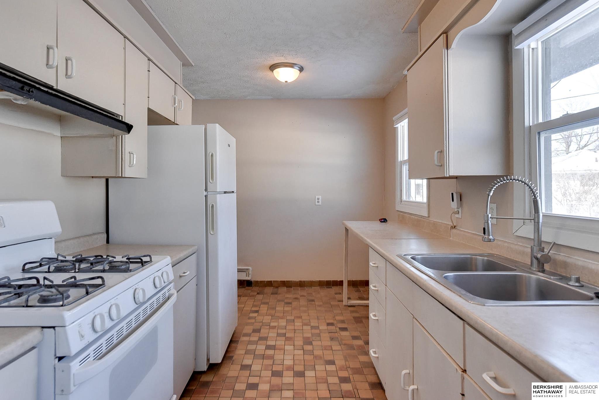 Omaha, Nebraska 68114, United States, 3 Bedrooms Bedrooms, ,1 BathroomBathrooms,Residential,Pending,4365