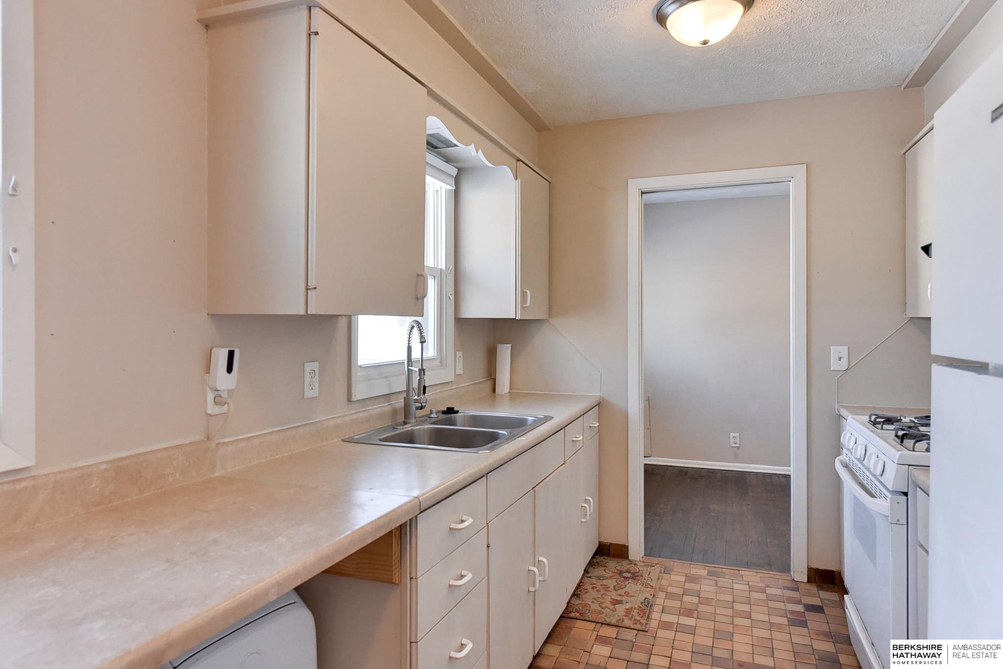 Omaha, Nebraska 68114, United States, 3 Bedrooms Bedrooms, ,1 BathroomBathrooms,Residential,Pending,4365