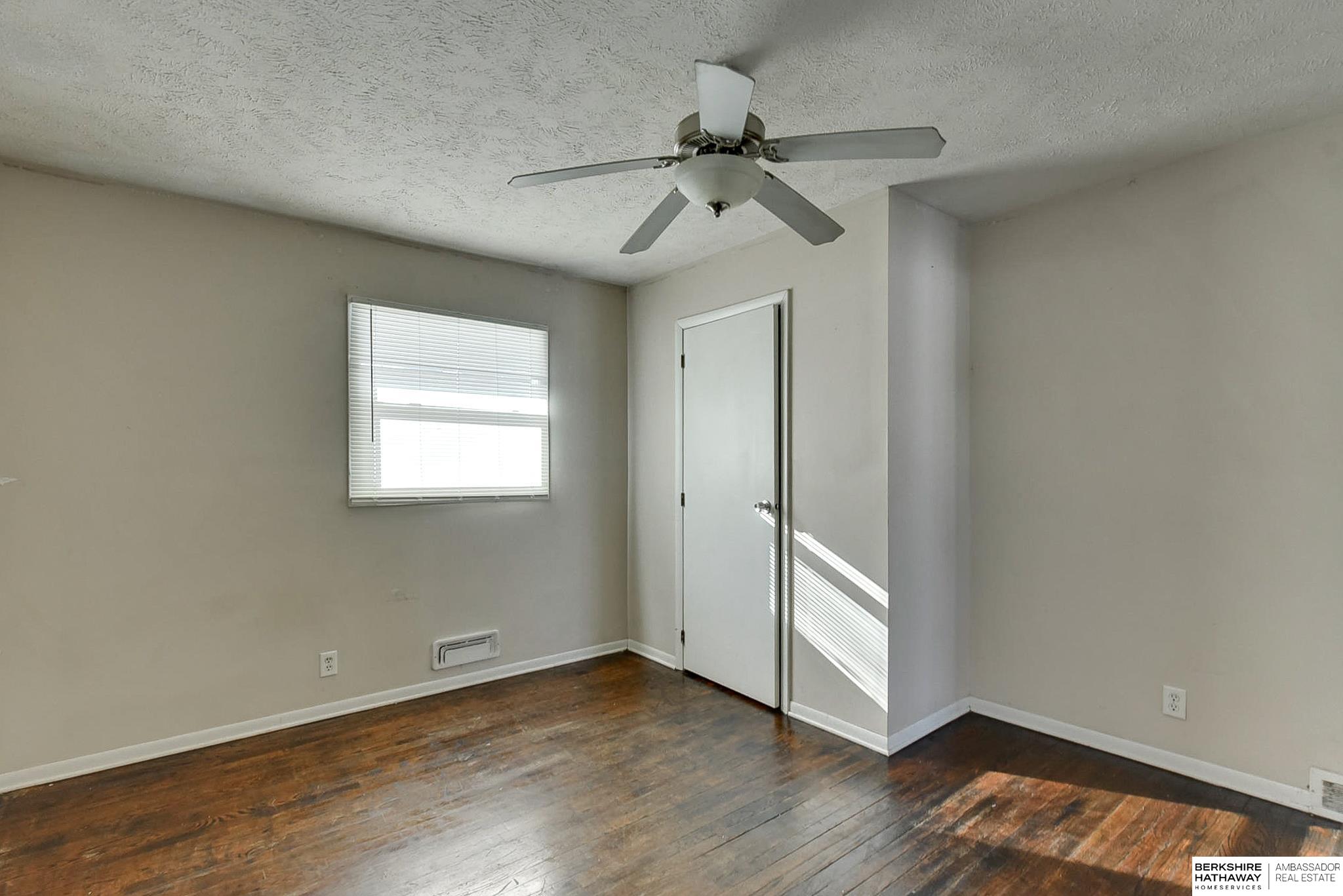 Omaha, Nebraska 68114, United States, 3 Bedrooms Bedrooms, ,1 BathroomBathrooms,Residential,Pending,4365