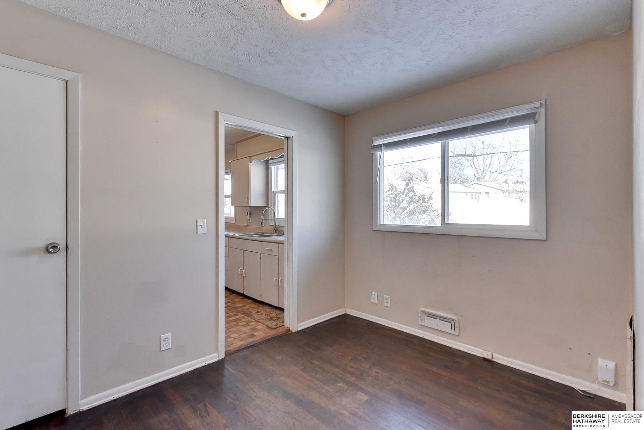 Omaha, Nebraska 68114, United States, 3 Bedrooms Bedrooms, ,1 BathroomBathrooms,Residential,Pending,4365