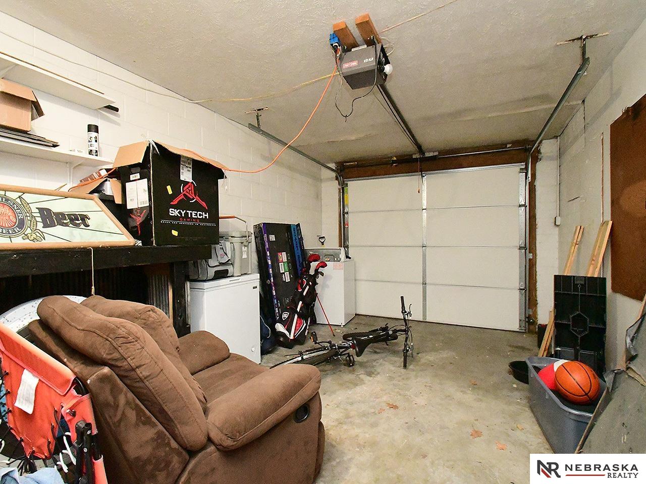 Omaha, Nebraska 68132, United States, 6 Bedrooms Bedrooms, ,4 BathroomsBathrooms,Residential,Active,88003