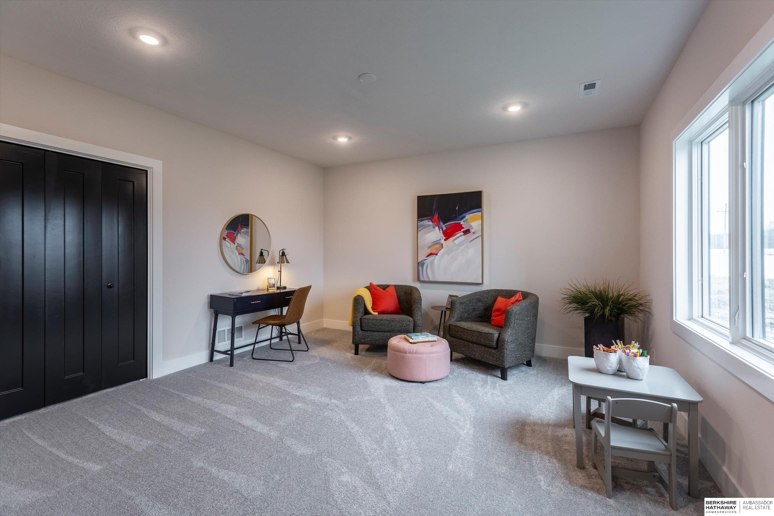 Gretna, Nebraska 68028, United States, 6 Bedrooms Bedrooms, ,3 BathroomsBathrooms,Residential,Active,22408