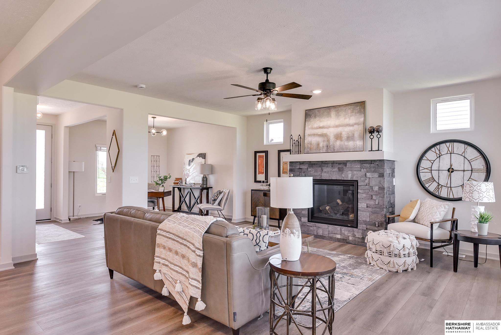 Omaha, Nebraska 68136, United States, 4 Bedrooms Bedrooms, ,4 BathroomsBathrooms,Residential,Active,40824