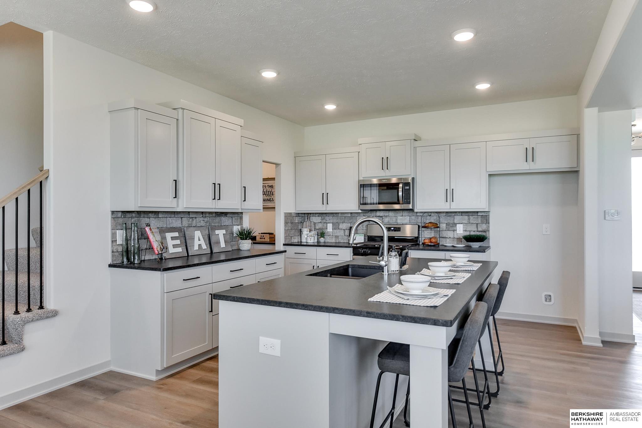 Omaha, Nebraska 68136, United States, 4 Bedrooms Bedrooms, ,4 BathroomsBathrooms,Residential,Active,40824