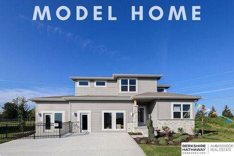 Photo of 10518 S 113th Street, Papillion, NE 68046 (MLS # 22420735)