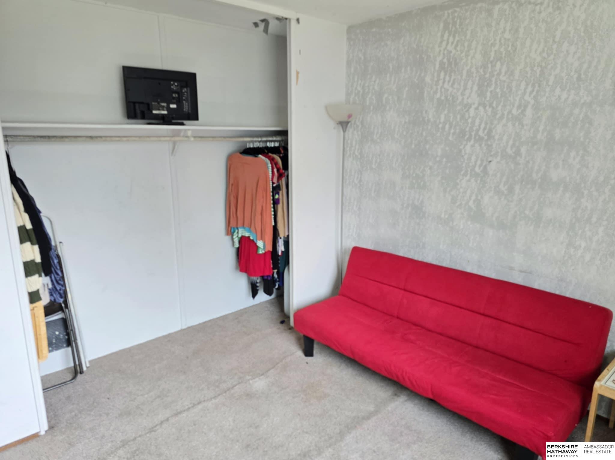 Lincoln, Nebraska 68505, United States, 2 Bedrooms Bedrooms, ,2 BathroomsBathrooms,Residential,Pending,103717