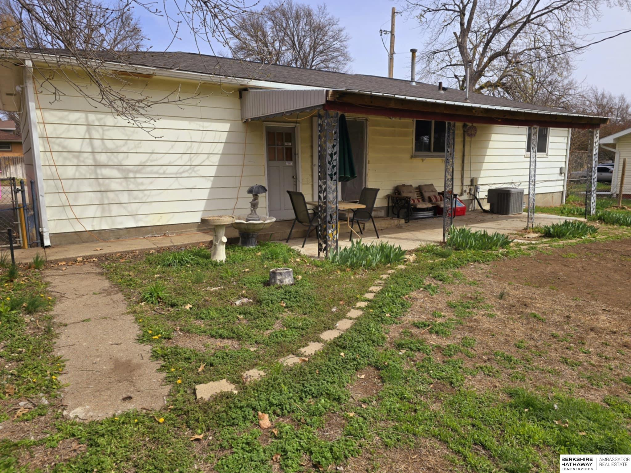 Lincoln, Nebraska 68505, United States, 2 Bedrooms Bedrooms, ,2 BathroomsBathrooms,Residential,Pending,103717