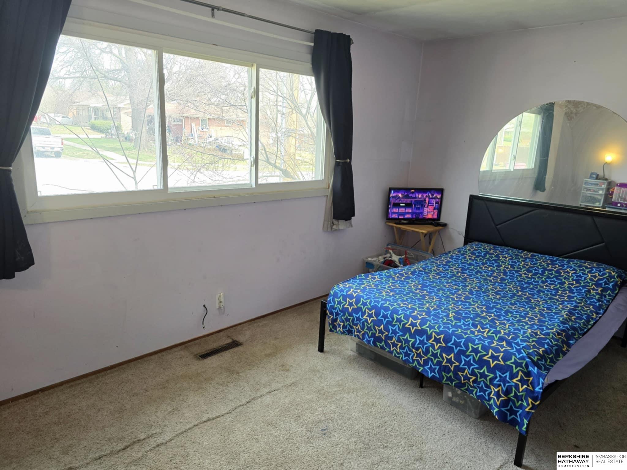 Lincoln, Nebraska 68505, United States, 2 Bedrooms Bedrooms, ,2 BathroomsBathrooms,Residential,Pending,103717