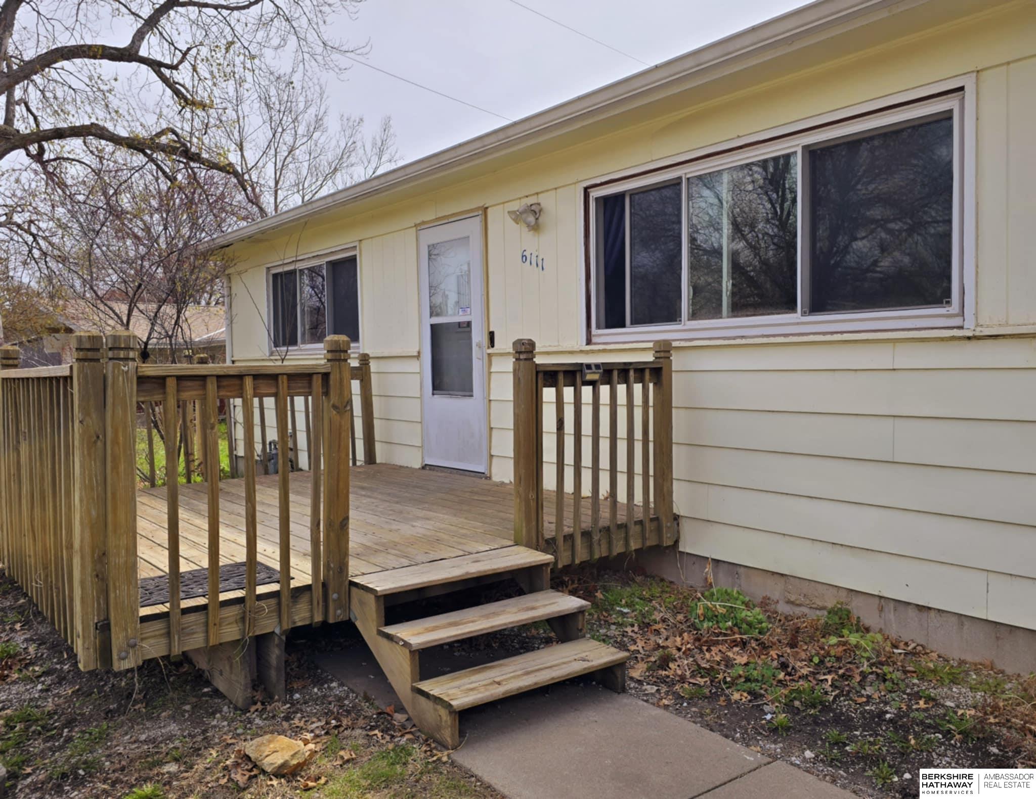 Lincoln, Nebraska 68505, United States, 2 Bedrooms Bedrooms, ,2 BathroomsBathrooms,Residential,Pending,103717