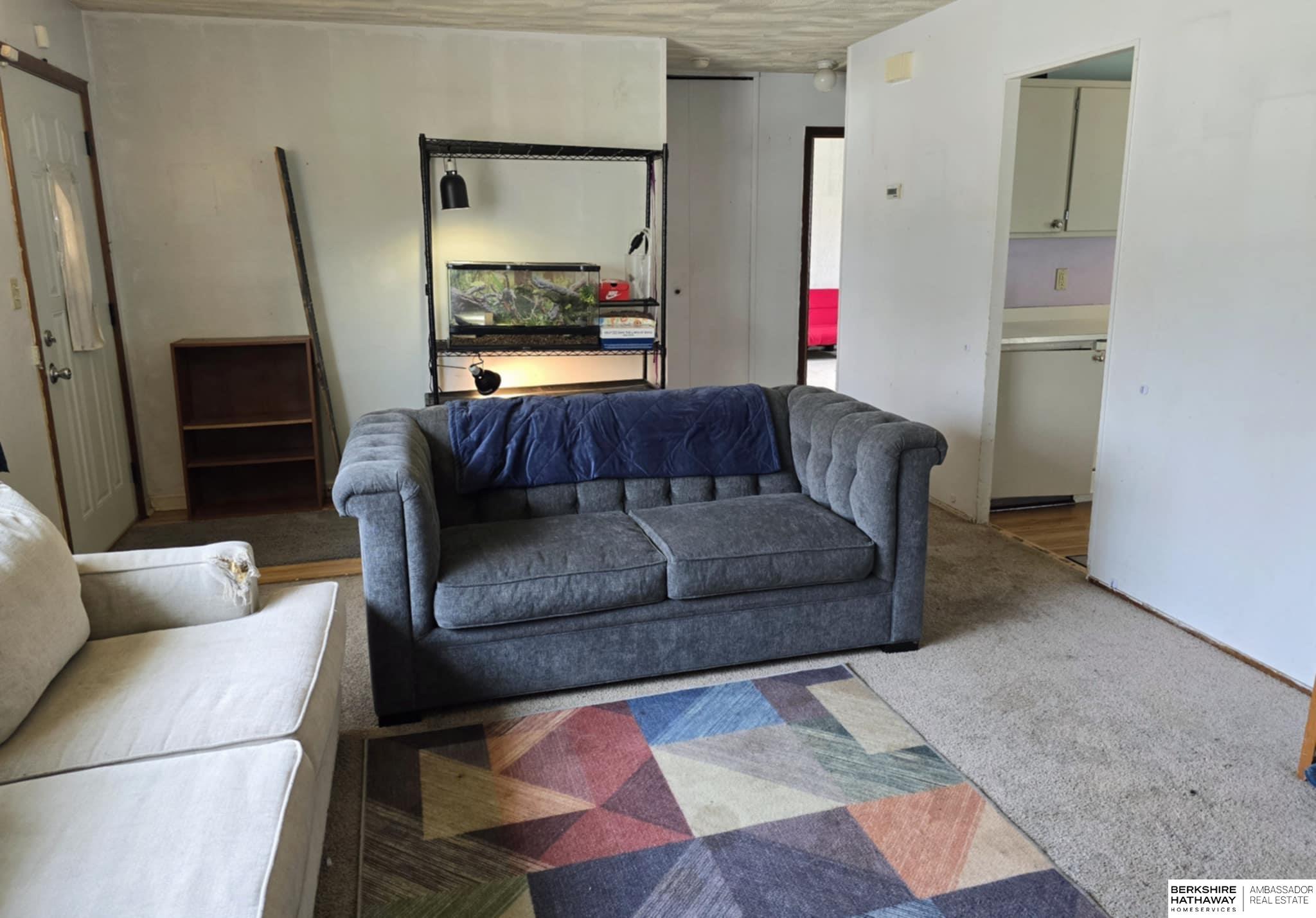 Lincoln, Nebraska 68505, United States, 2 Bedrooms Bedrooms, ,2 BathroomsBathrooms,Residential,Pending,103717