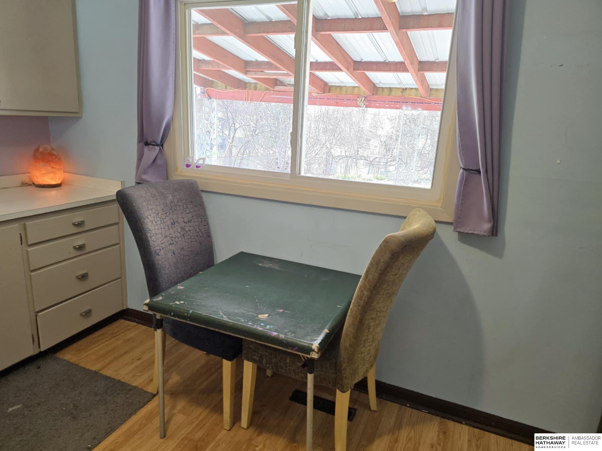 Lincoln, Nebraska 68505, United States, 2 Bedrooms Bedrooms, ,2 BathroomsBathrooms,Residential,Pending,103717