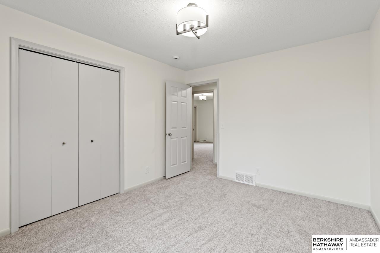 Omaha, Nebraska 68144, United States, 3 Bedrooms Bedrooms, ,3 BathroomsBathrooms,Residential,Pending,7837