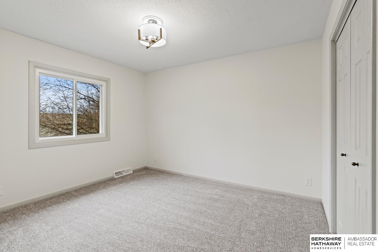 Omaha, Nebraska 68144, United States, 3 Bedrooms Bedrooms, ,3 BathroomsBathrooms,Residential,Pending,7837