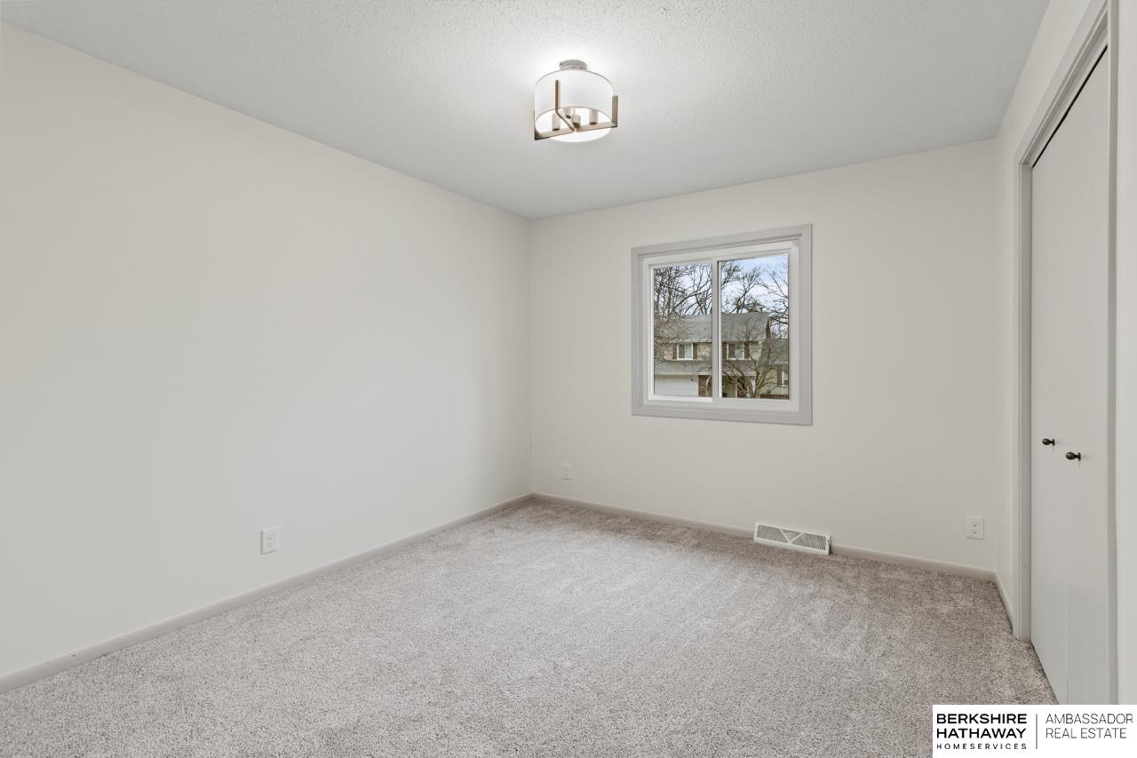 Omaha, Nebraska 68144, United States, 3 Bedrooms Bedrooms, ,3 BathroomsBathrooms,Residential,Pending,7837