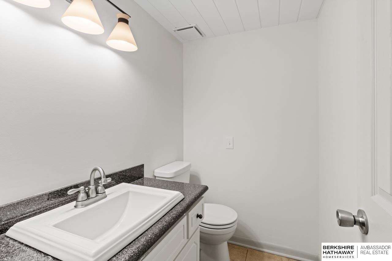 Omaha, Nebraska 68144, United States, 3 Bedrooms Bedrooms, ,3 BathroomsBathrooms,Residential,Pending,7837