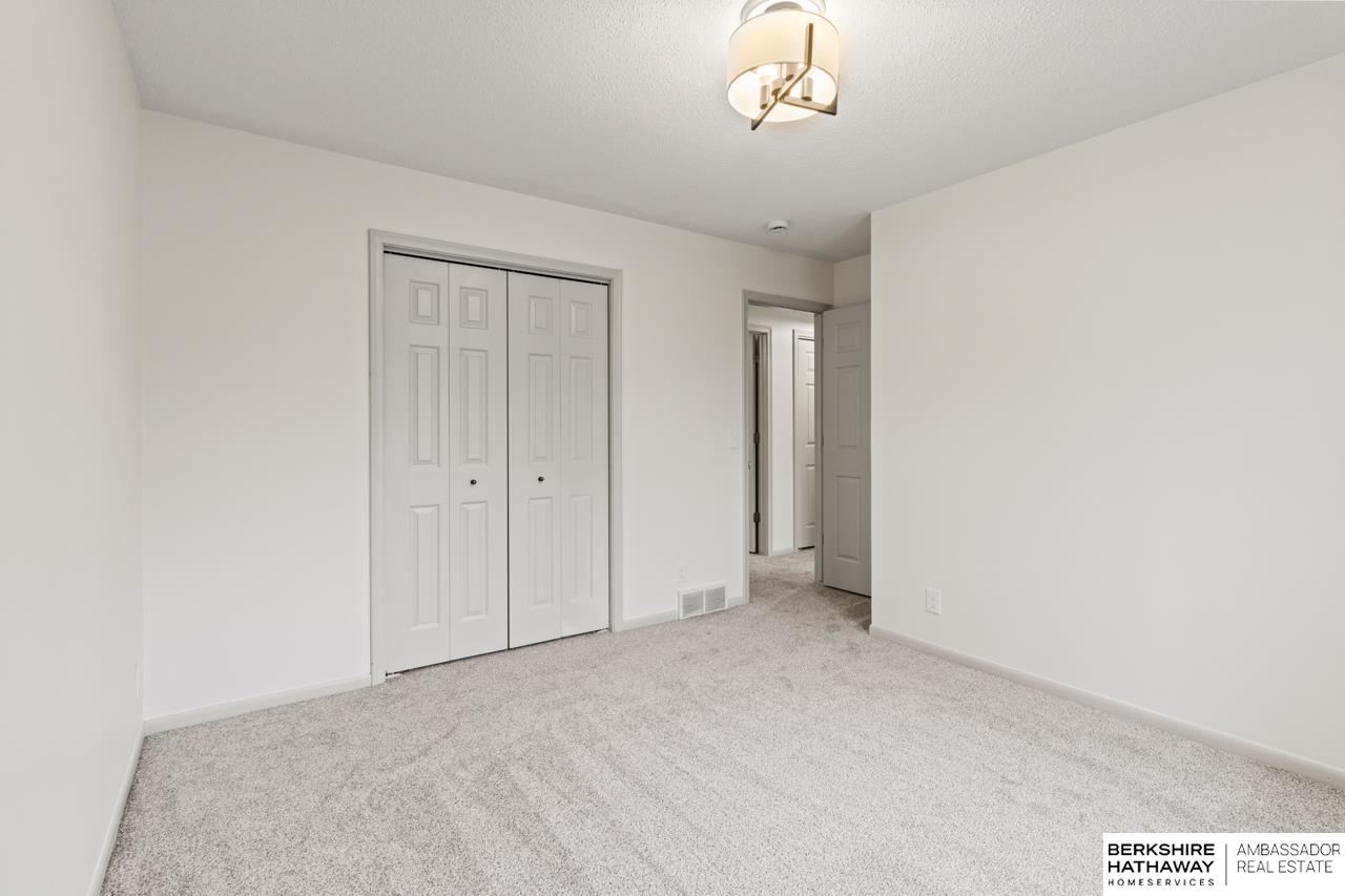 Omaha, Nebraska 68144, United States, 3 Bedrooms Bedrooms, ,3 BathroomsBathrooms,Residential,Pending,7837