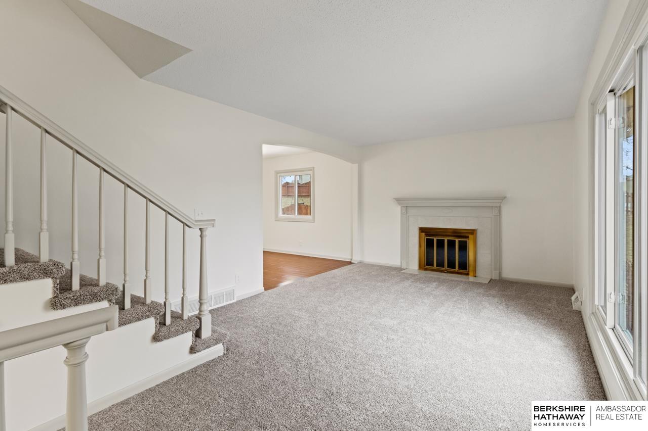 Omaha, Nebraska 68144, United States, 3 Bedrooms Bedrooms, ,3 BathroomsBathrooms,Residential,Pending,7837