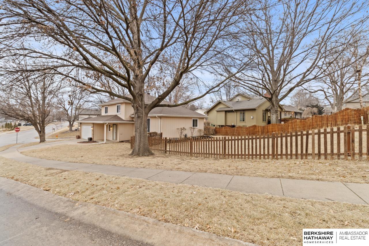 Omaha, Nebraska 68144, United States, 3 Bedrooms Bedrooms, ,3 BathroomsBathrooms,Residential,Pending,7837