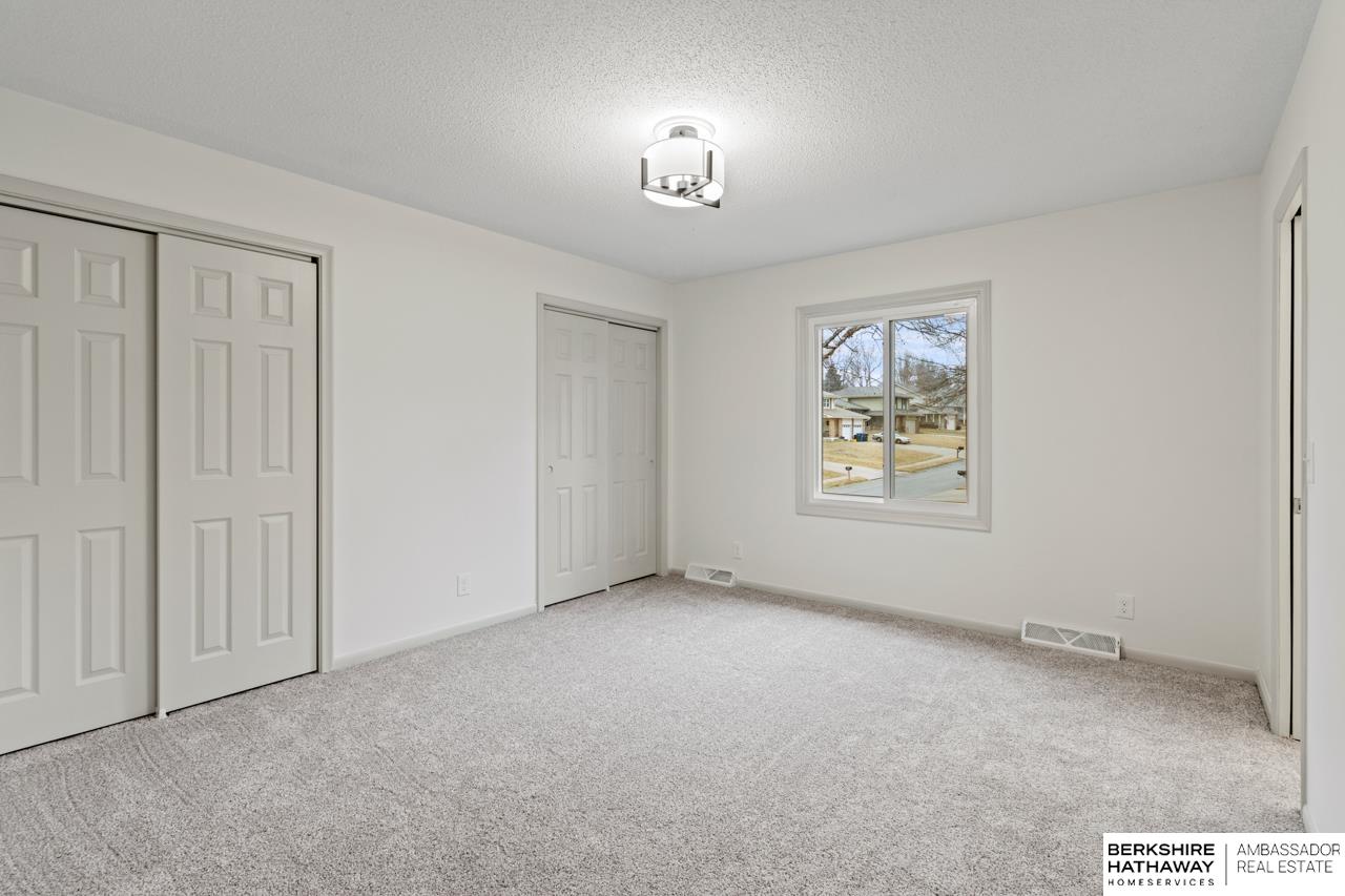 Omaha, Nebraska 68144, United States, 3 Bedrooms Bedrooms, ,3 BathroomsBathrooms,Residential,Pending,7837