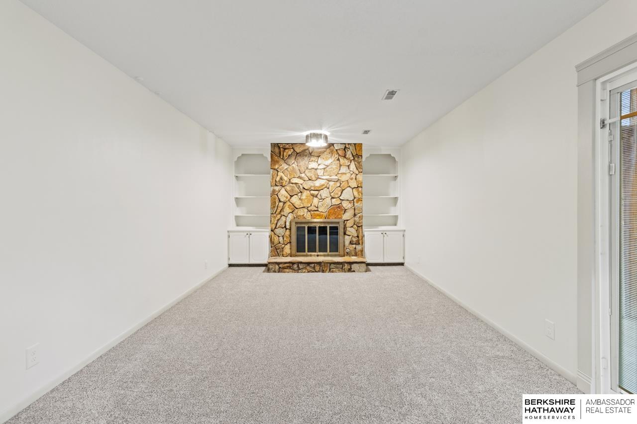 Omaha, Nebraska 68144, United States, 3 Bedrooms Bedrooms, ,3 BathroomsBathrooms,Residential,Pending,7837