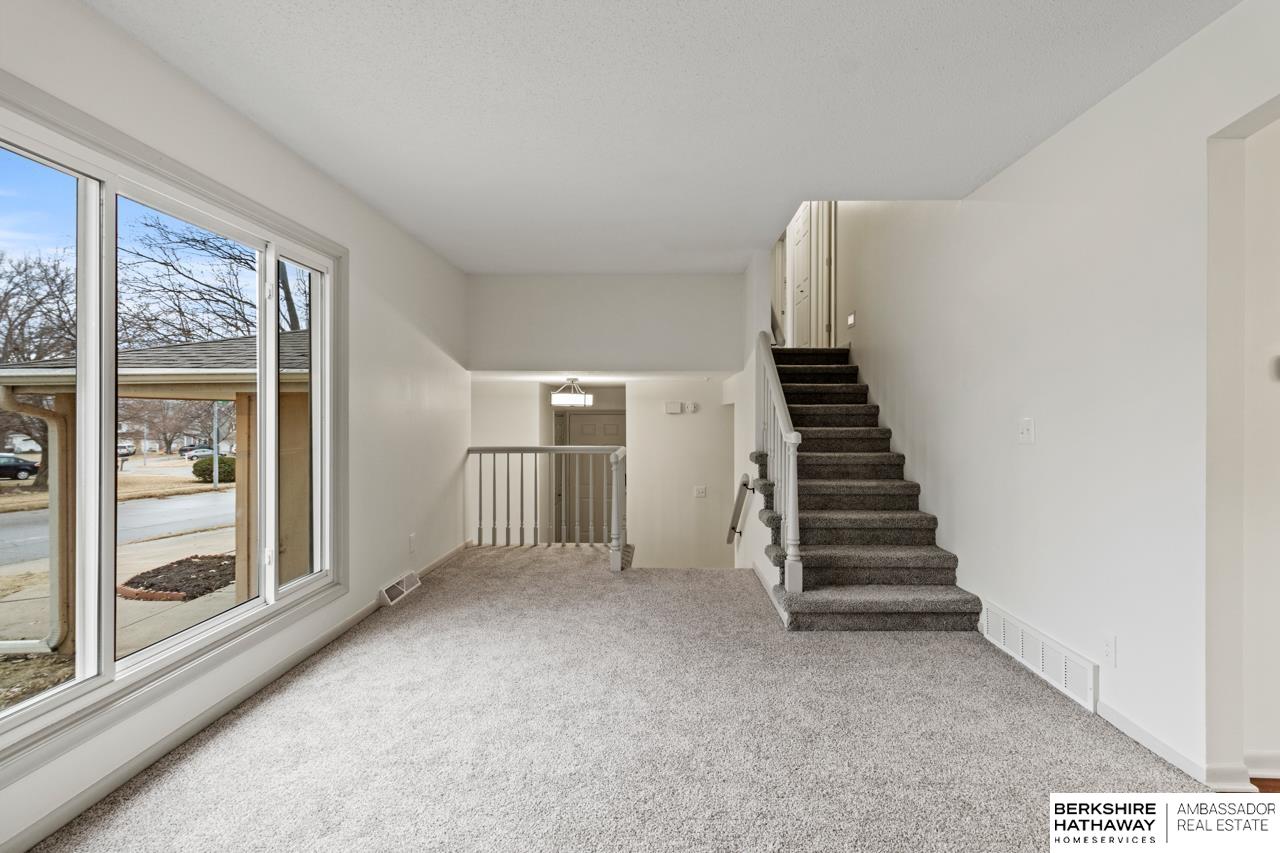 Omaha, Nebraska 68144, United States, 3 Bedrooms Bedrooms, ,3 BathroomsBathrooms,Residential,Pending,7837