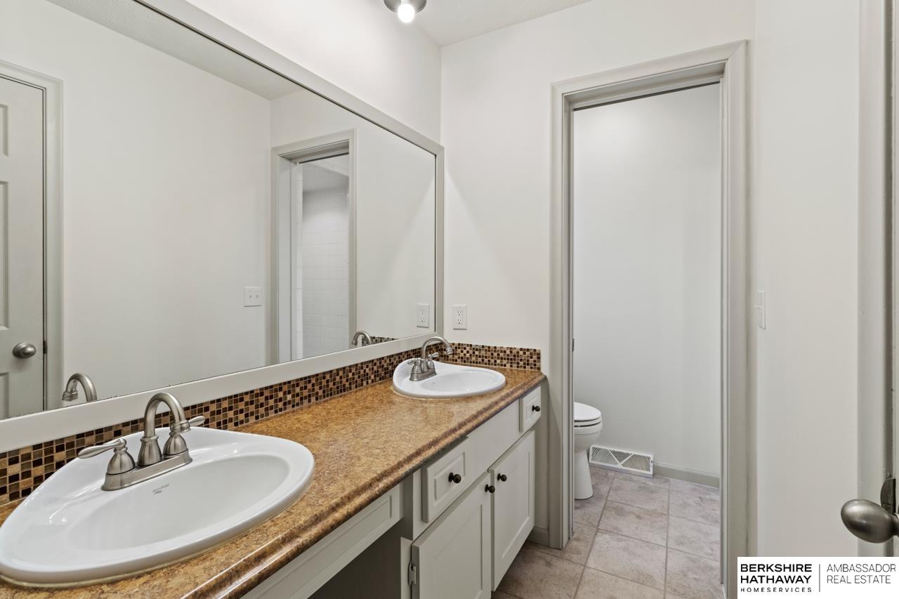 Omaha, Nebraska 68144, United States, 3 Bedrooms Bedrooms, ,3 BathroomsBathrooms,Residential,Pending,7837