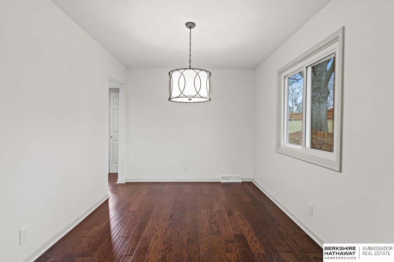 Omaha, Nebraska 68144, United States, 3 Bedrooms Bedrooms, ,3 BathroomsBathrooms,Residential,Pending,7837