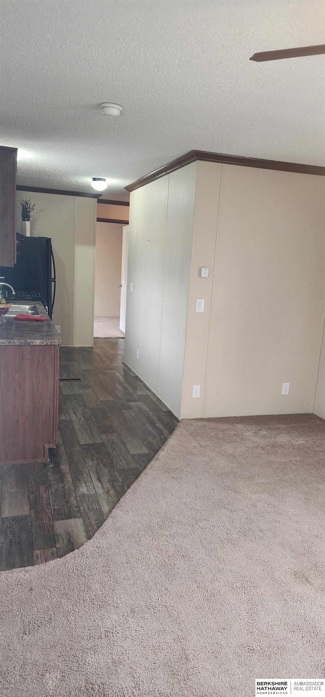 Bellevue, Nebraska 68005, United States, 2 Bedrooms Bedrooms, ,1 BathroomBathrooms,Residential,Pending,6186