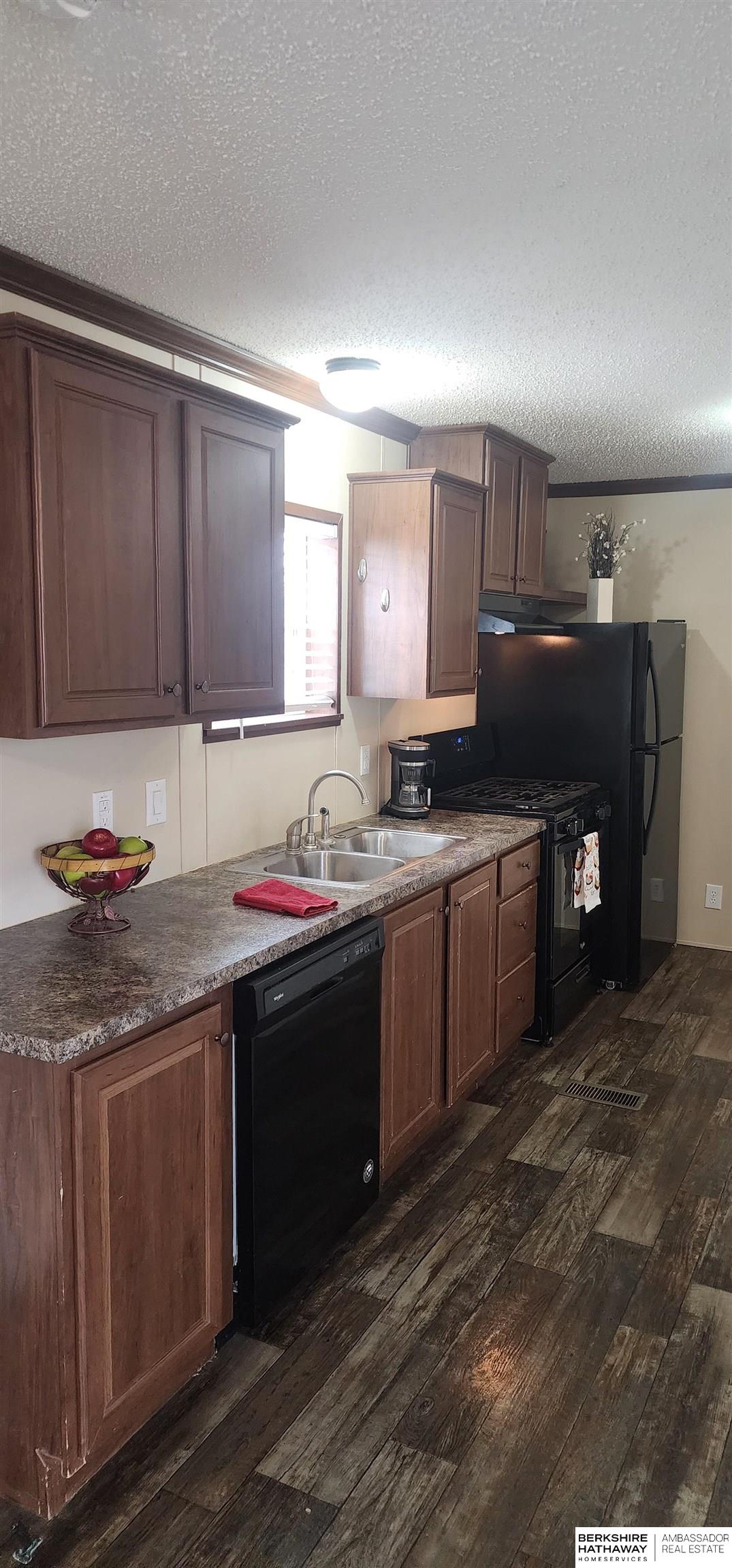 Bellevue, Nebraska 68005, United States, 2 Bedrooms Bedrooms, ,1 BathroomBathrooms,Residential,Pending,6186