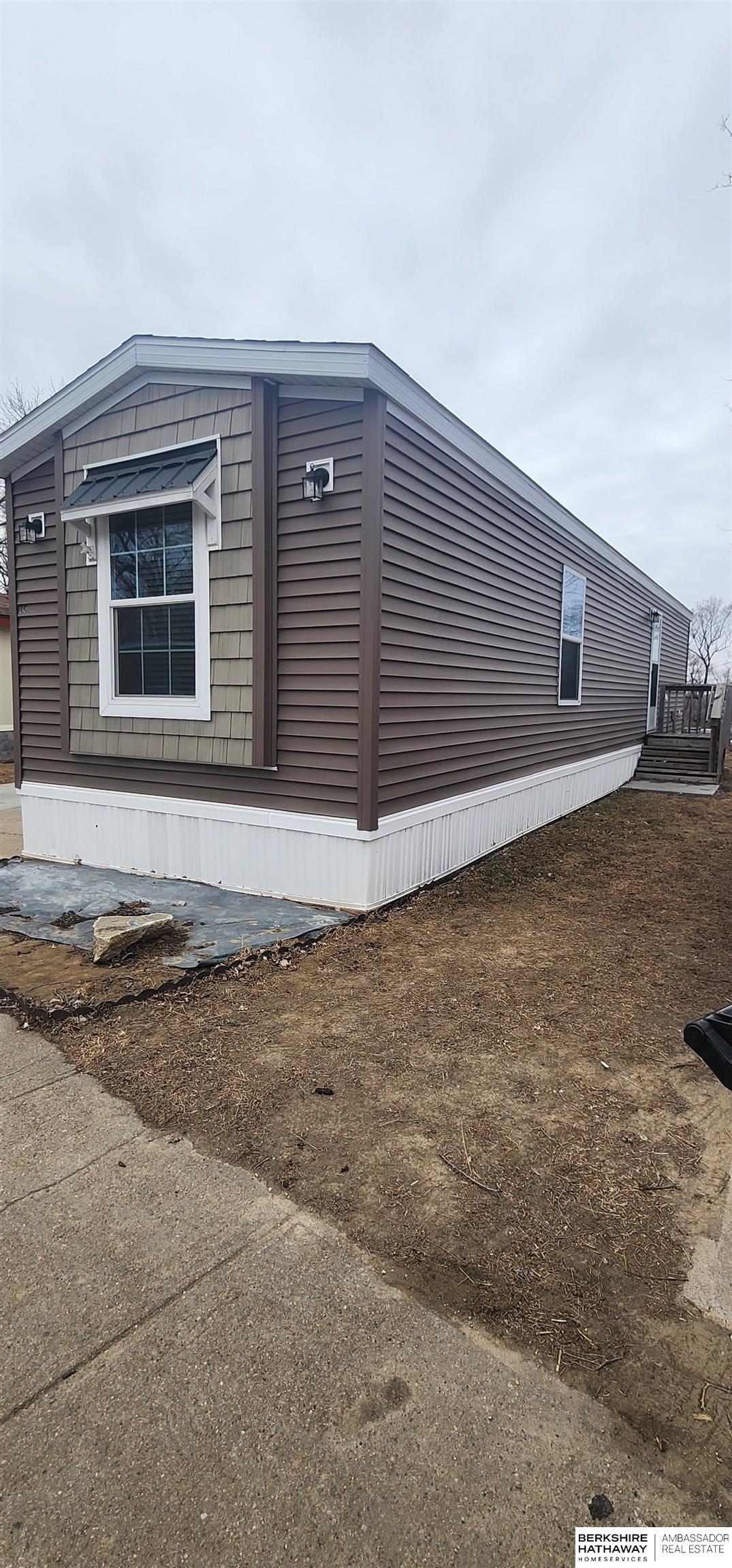 Bellevue, Nebraska 68005, United States, 2 Bedrooms Bedrooms, ,1 BathroomBathrooms,Residential,Pending,6186