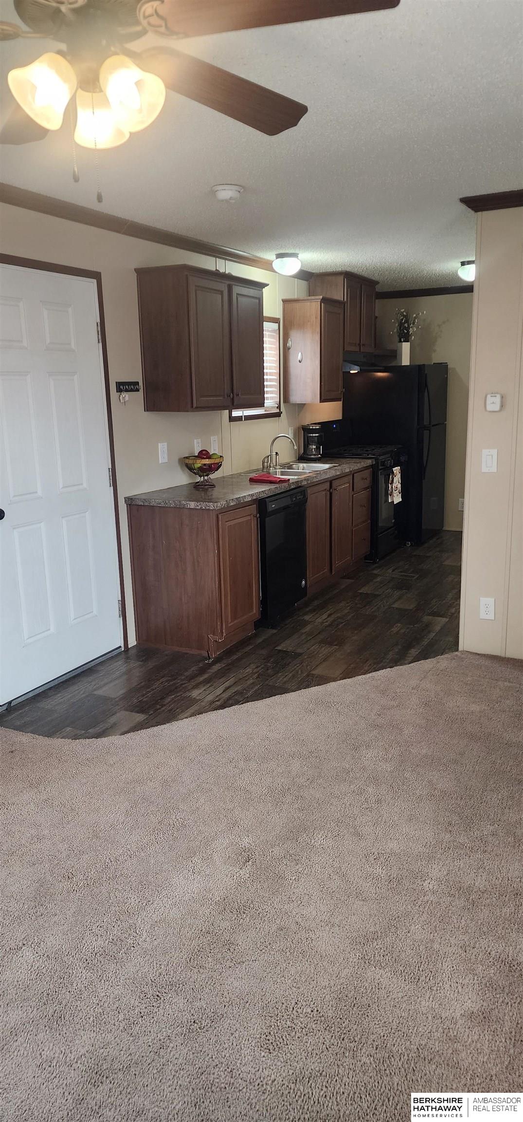 Bellevue, Nebraska 68005, United States, 2 Bedrooms Bedrooms, ,1 BathroomBathrooms,Residential,Pending,6186