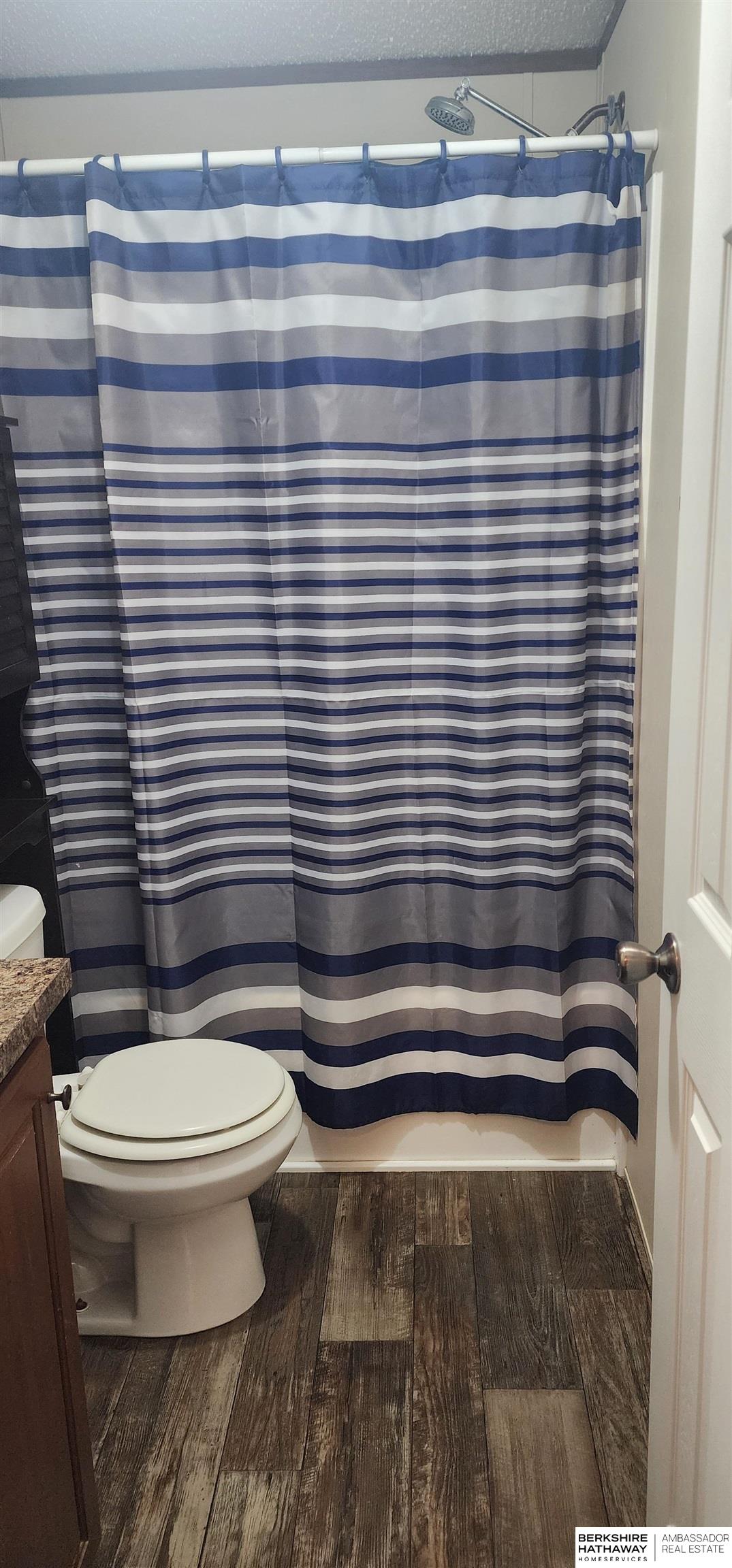 Bellevue, Nebraska 68005, United States, 2 Bedrooms Bedrooms, ,1 BathroomBathrooms,Residential,Pending,6186