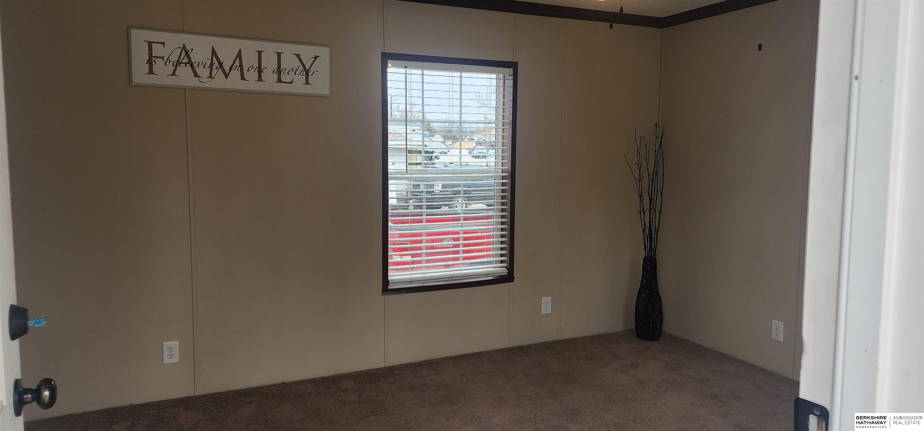 Bellevue, Nebraska 68005, United States, 2 Bedrooms Bedrooms, ,1 BathroomBathrooms,Residential,Pending,6186