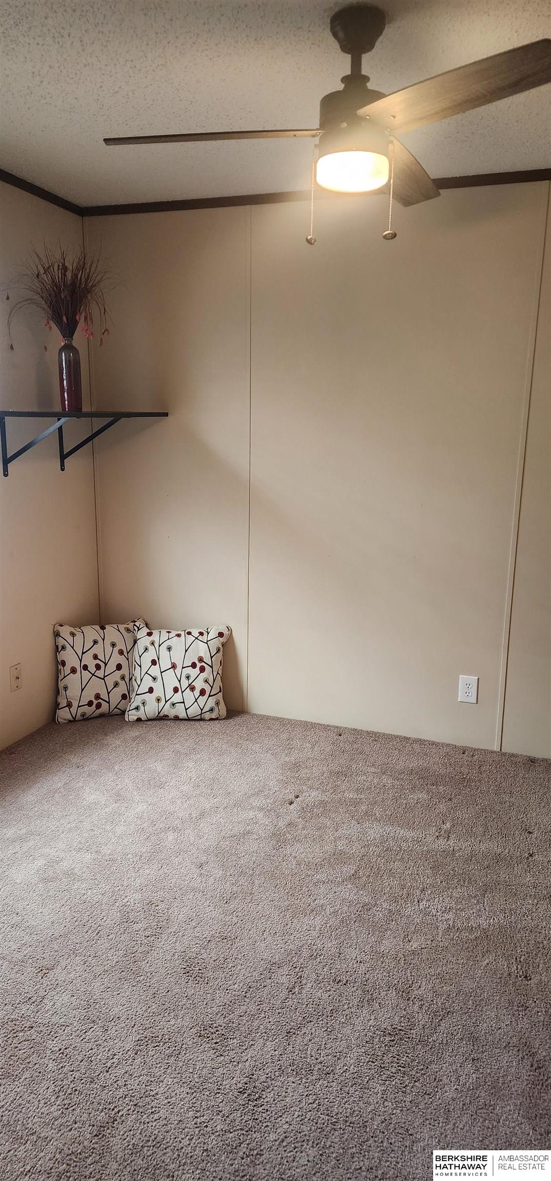 Bellevue, Nebraska 68005, United States, 2 Bedrooms Bedrooms, ,1 BathroomBathrooms,Residential,Pending,6186