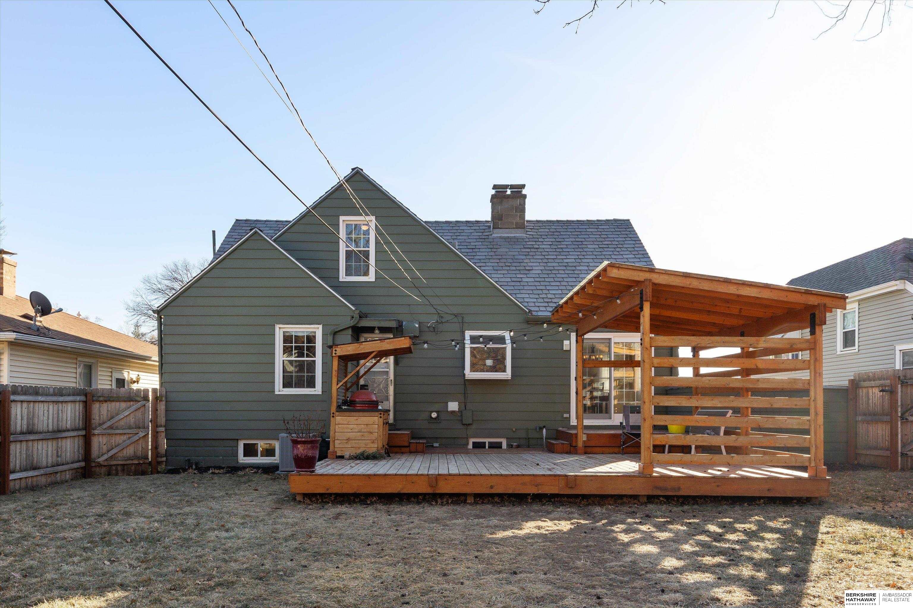 Omaha, Nebraska 68106, United States, 4 Bedrooms Bedrooms, ,2 BathroomsBathrooms,Residential,Pending,17613