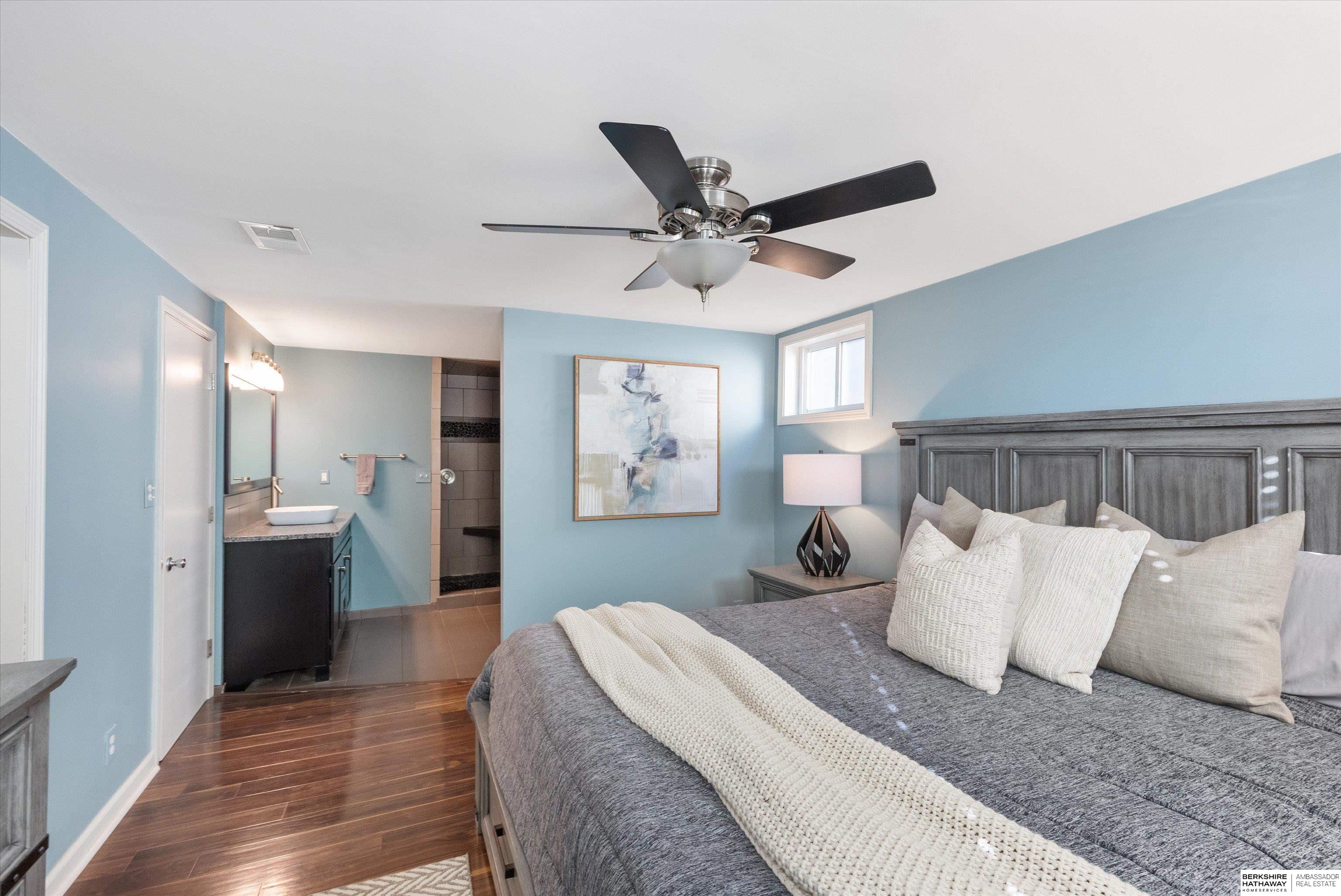 Omaha, Nebraska 68106, United States, 4 Bedrooms Bedrooms, ,2 BathroomsBathrooms,Residential,Pending,17613