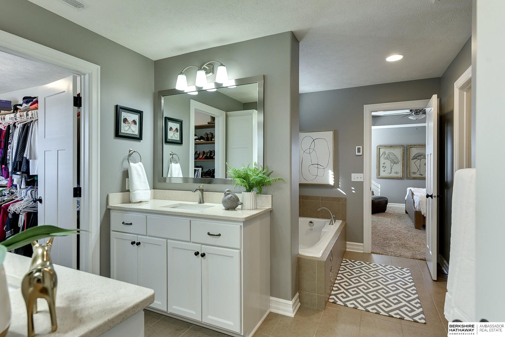 Omaha, Nebraska 68116, United States, 5 Bedrooms Bedrooms, ,5 BathroomsBathrooms,Residential,Active,96844