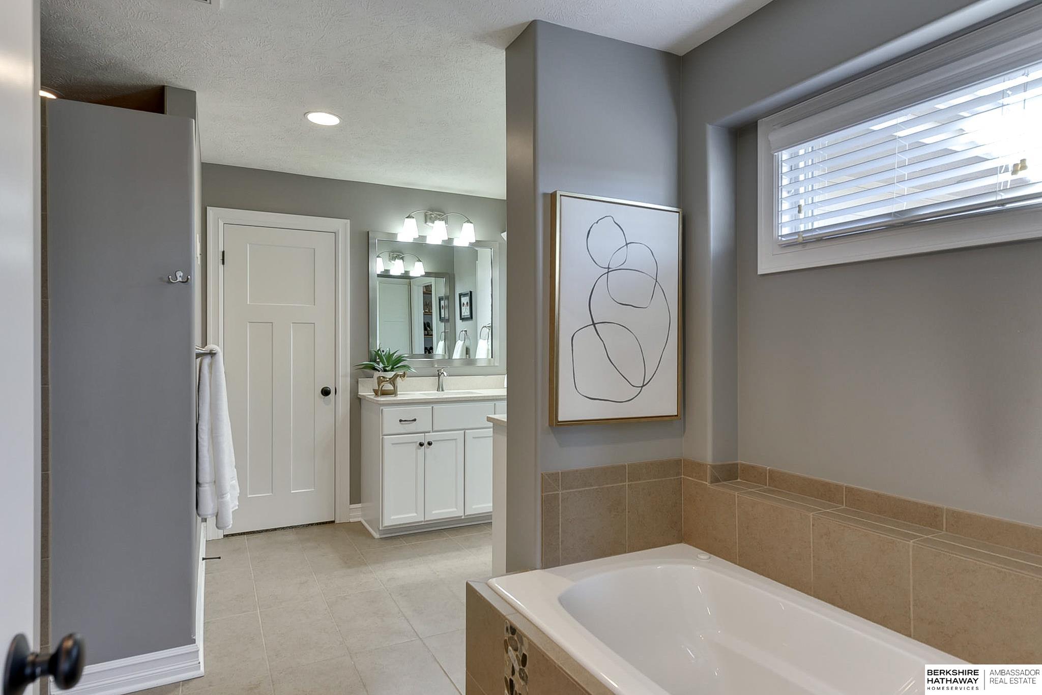 Omaha, Nebraska 68116, United States, 5 Bedrooms Bedrooms, ,5 BathroomsBathrooms,Residential,Active,96844