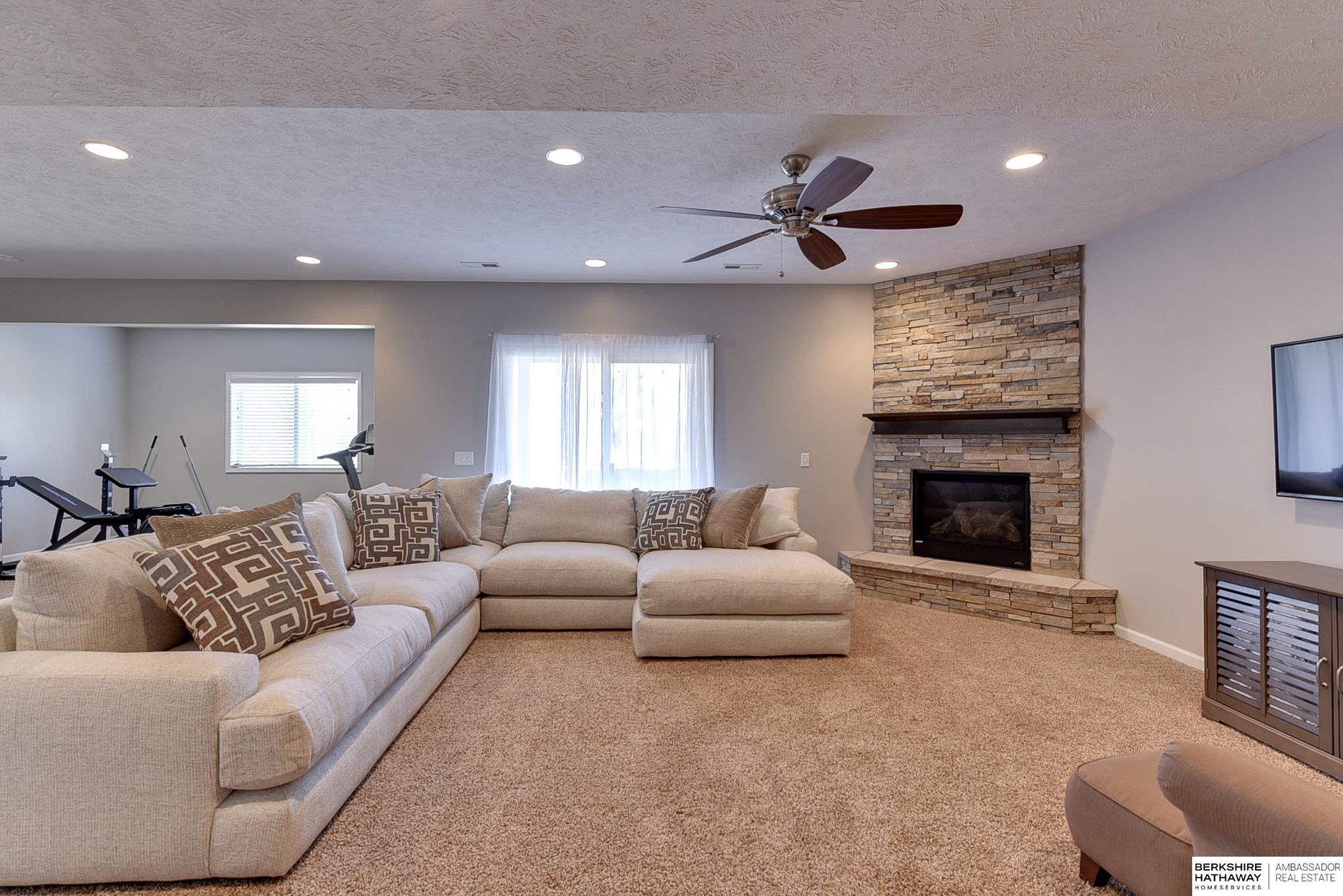 Omaha, Nebraska 68116, United States, 5 Bedrooms Bedrooms, ,5 BathroomsBathrooms,Residential,Active,96844