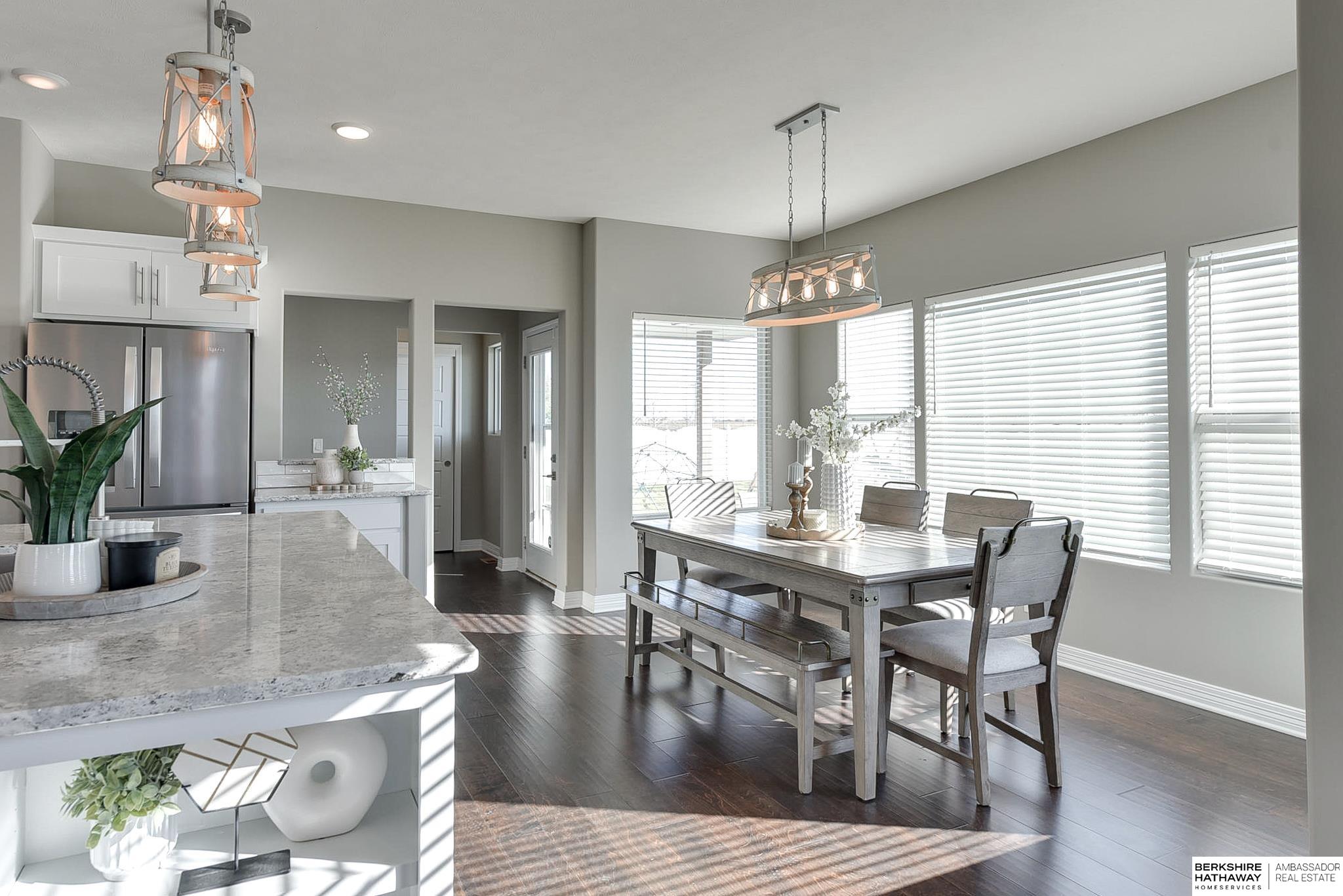 Papillion, Nebraska 68046, United States, 5 Bedrooms Bedrooms, ,4 BathroomsBathrooms,Residential,Pending,22729