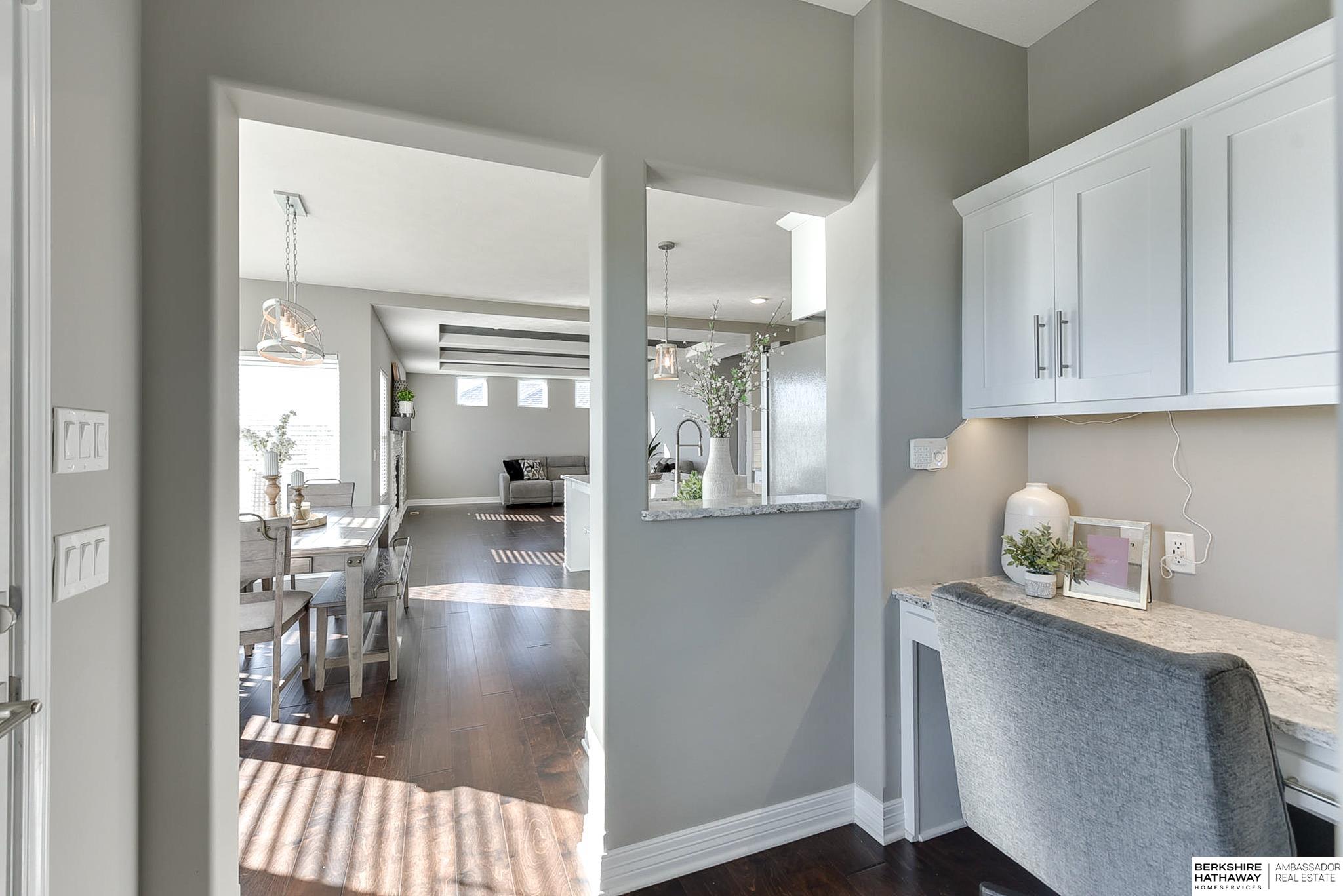 Papillion, Nebraska 68046, United States, 5 Bedrooms Bedrooms, ,4 BathroomsBathrooms,Residential,Pending,22729