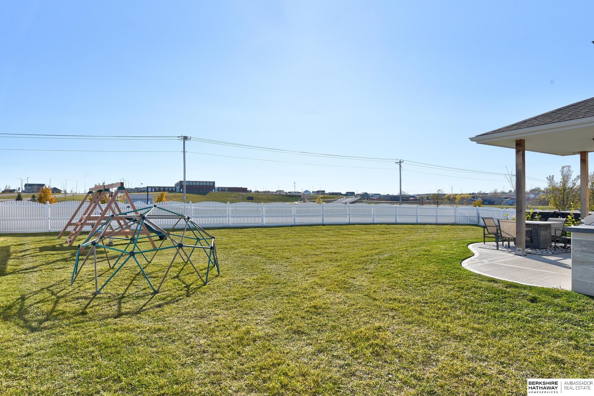 Papillion, Nebraska 68046, United States, 5 Bedrooms Bedrooms, ,4 BathroomsBathrooms,Residential,Pending,22729