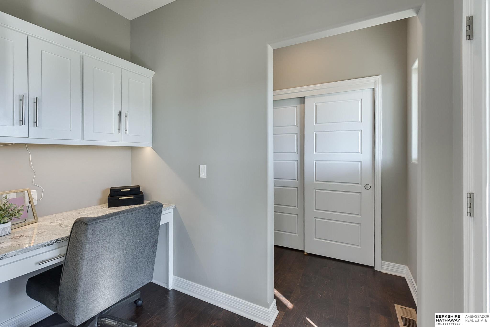 Papillion, Nebraska 68046, United States, 5 Bedrooms Bedrooms, ,4 BathroomsBathrooms,Residential,Pending,22729