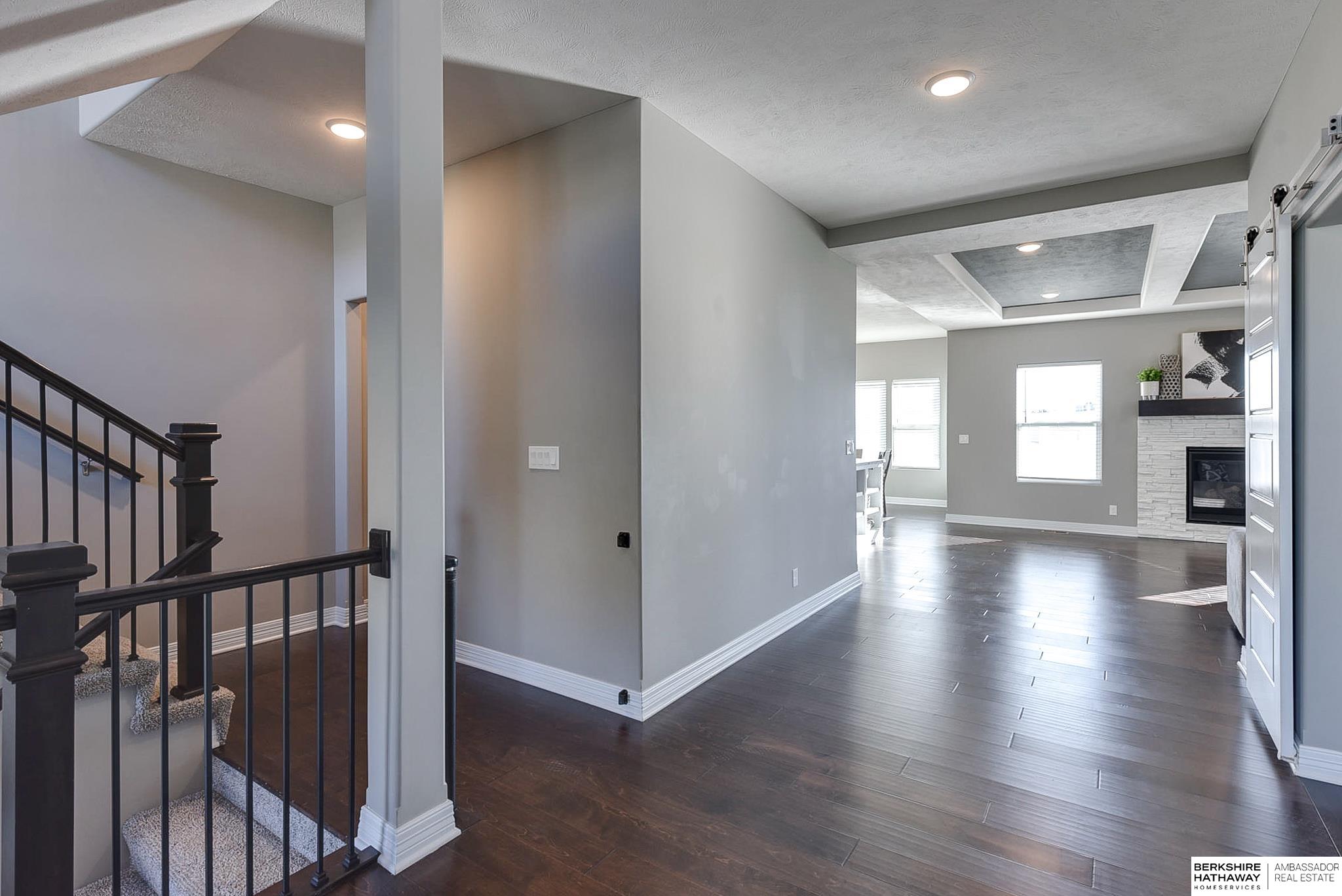 Papillion, Nebraska 68046, United States, 5 Bedrooms Bedrooms, ,4 BathroomsBathrooms,Residential,Pending,22729