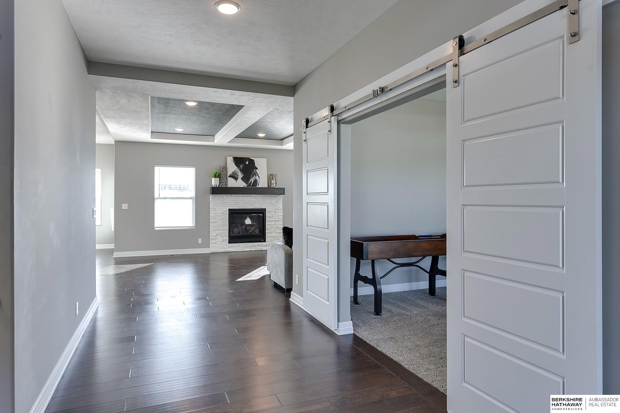 Papillion, Nebraska 68046, United States, 5 Bedrooms Bedrooms, ,4 BathroomsBathrooms,Residential,Pending,22729