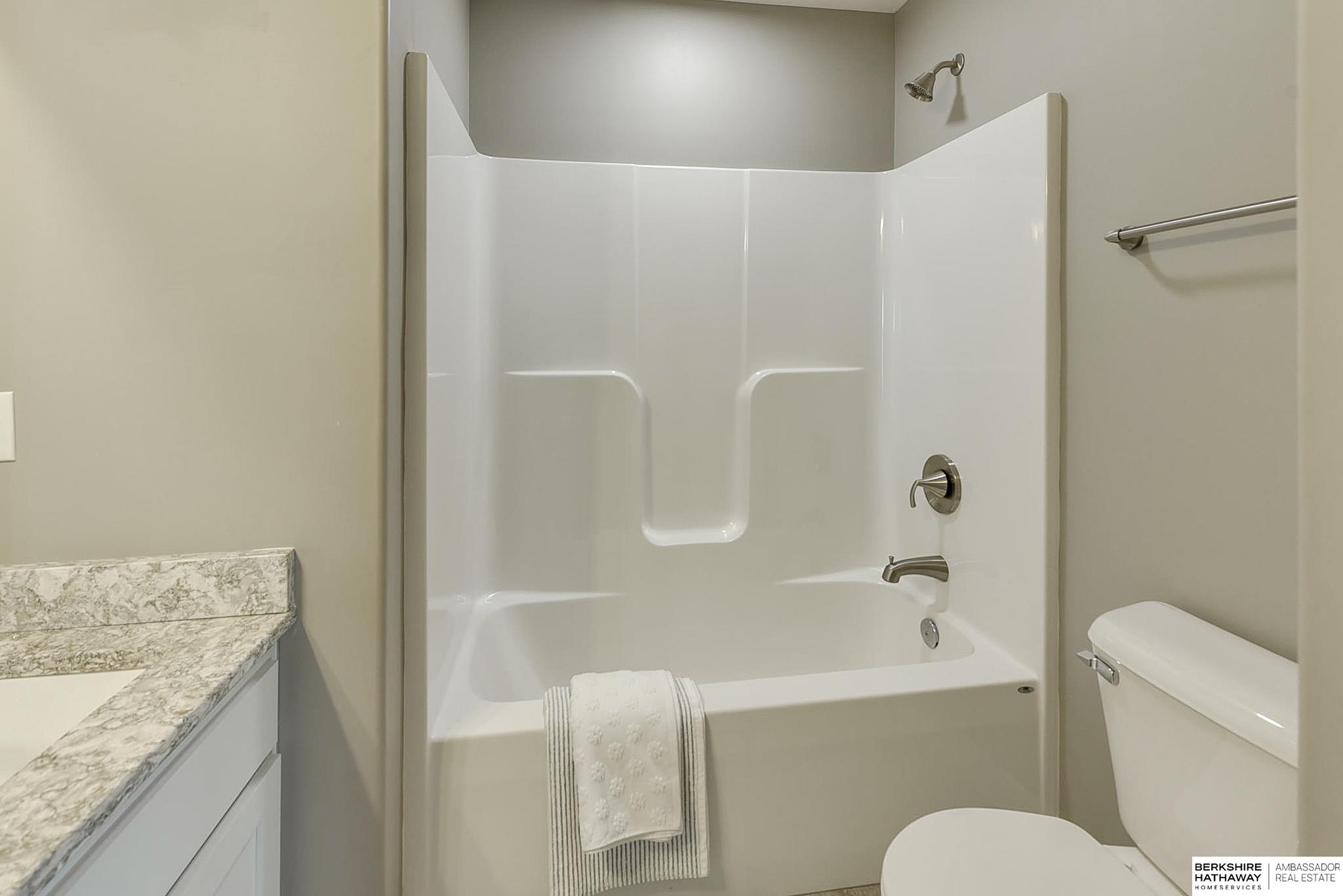 Papillion, Nebraska 68046, United States, 5 Bedrooms Bedrooms, ,4 BathroomsBathrooms,Residential,Pending,22729