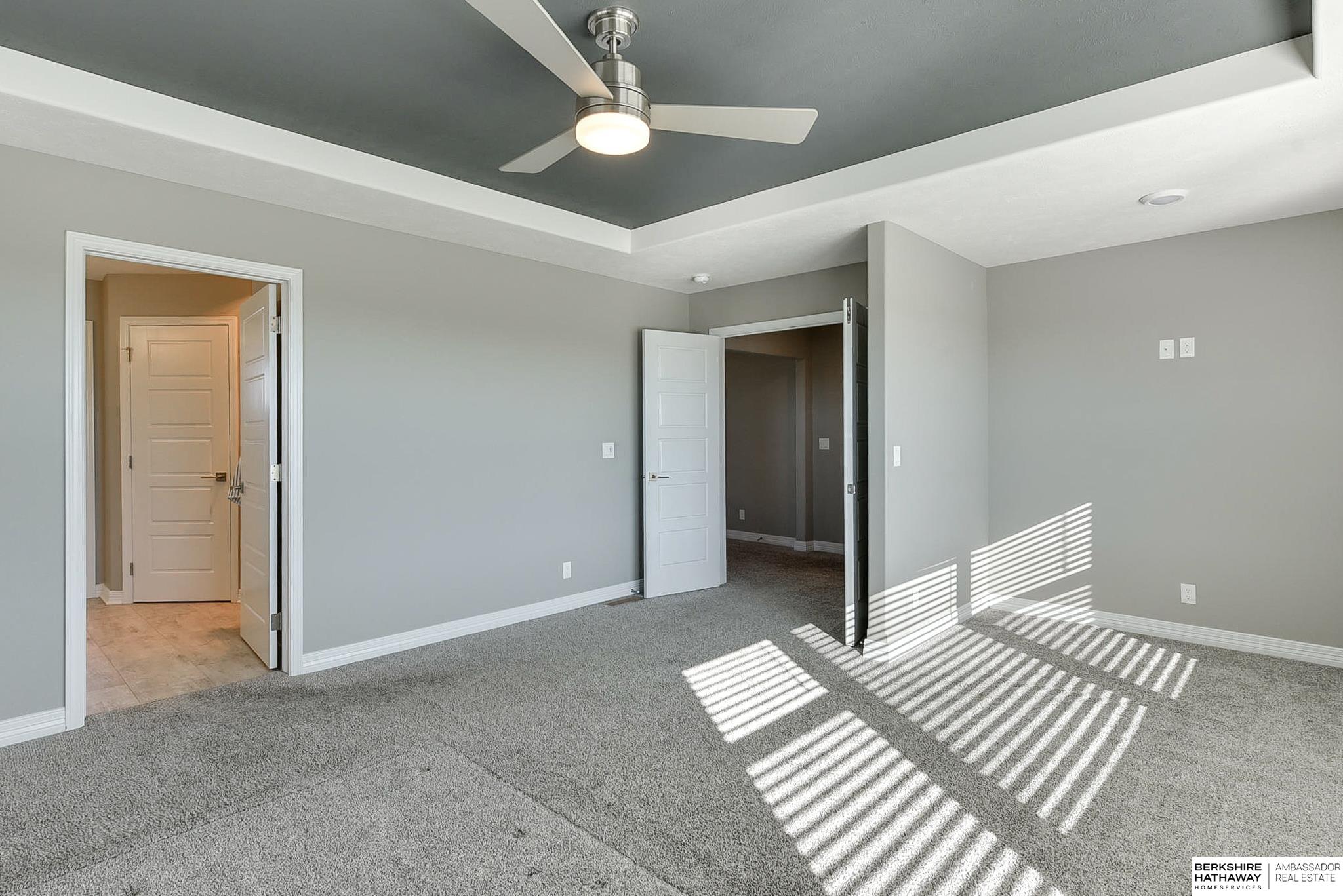 Papillion, Nebraska 68046, United States, 5 Bedrooms Bedrooms, ,4 BathroomsBathrooms,Residential,Pending,22729