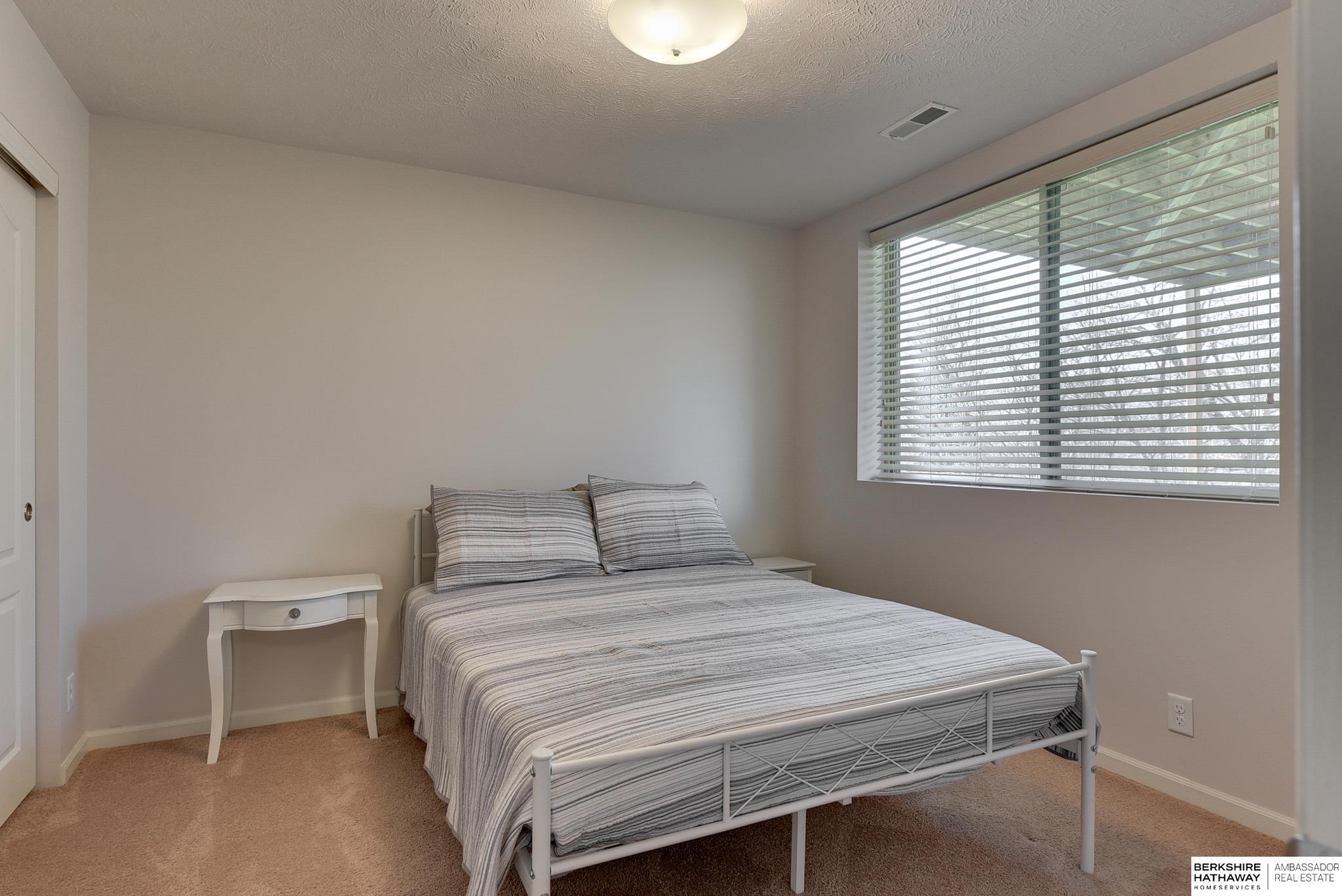 Omaha, Nebraska 68135, United States, 3 Bedrooms Bedrooms, ,3 BathroomsBathrooms,Residential,Pending,110276