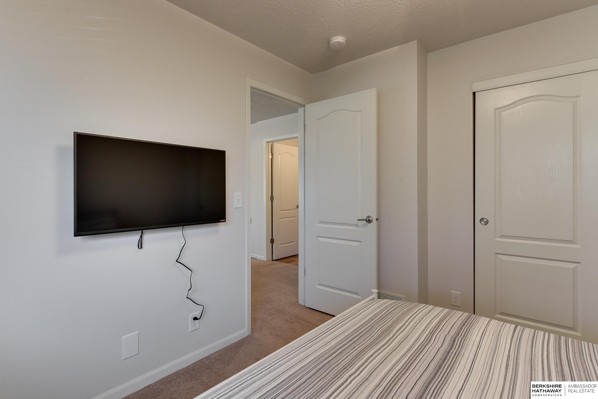 Omaha, Nebraska 68135, United States, 3 Bedrooms Bedrooms, ,3 BathroomsBathrooms,Residential,Pending,110276